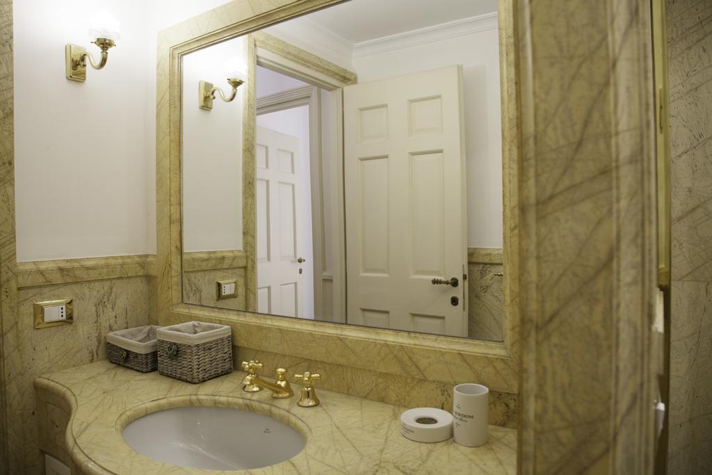 Capital Navona Luxury Apartment Casa E Appartamento Per Vacanze Рим Экстерьер фото